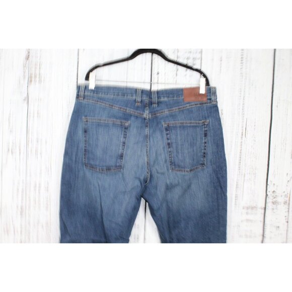 NEW  LL Bean BeanFlex Jeans Slim Fit Straight Leg Blue Washed 38x29 - Picture 7 of 9